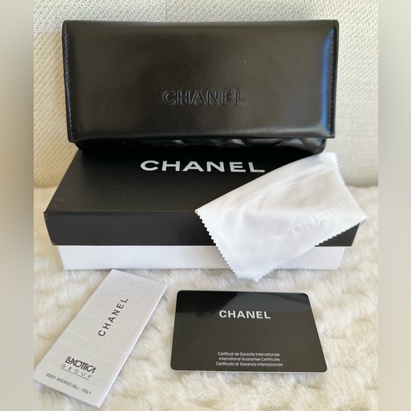 Chanel Black Quilted Soft Sunglasses Case, brand new - Picture 1 of 8